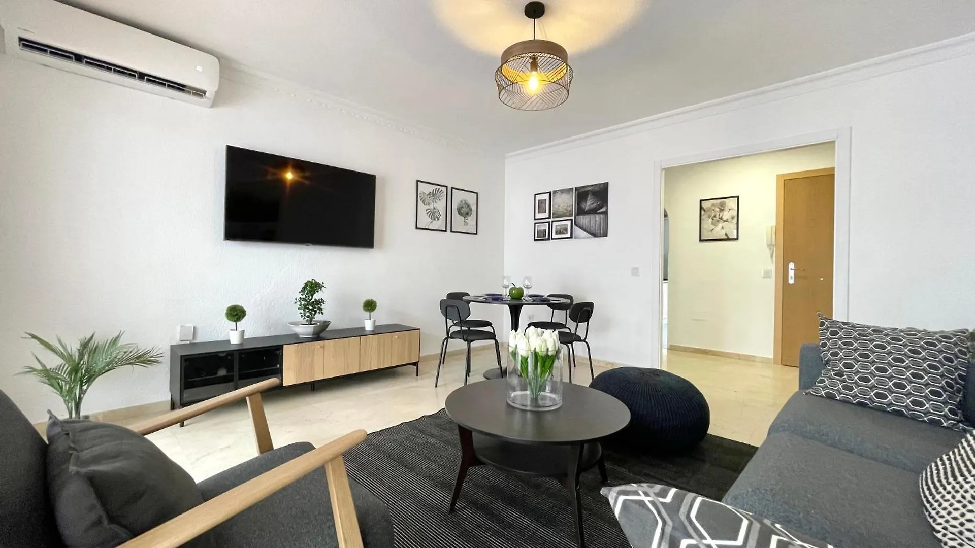 Beach Retreat 2 Bedroom Apartment Fuengirola