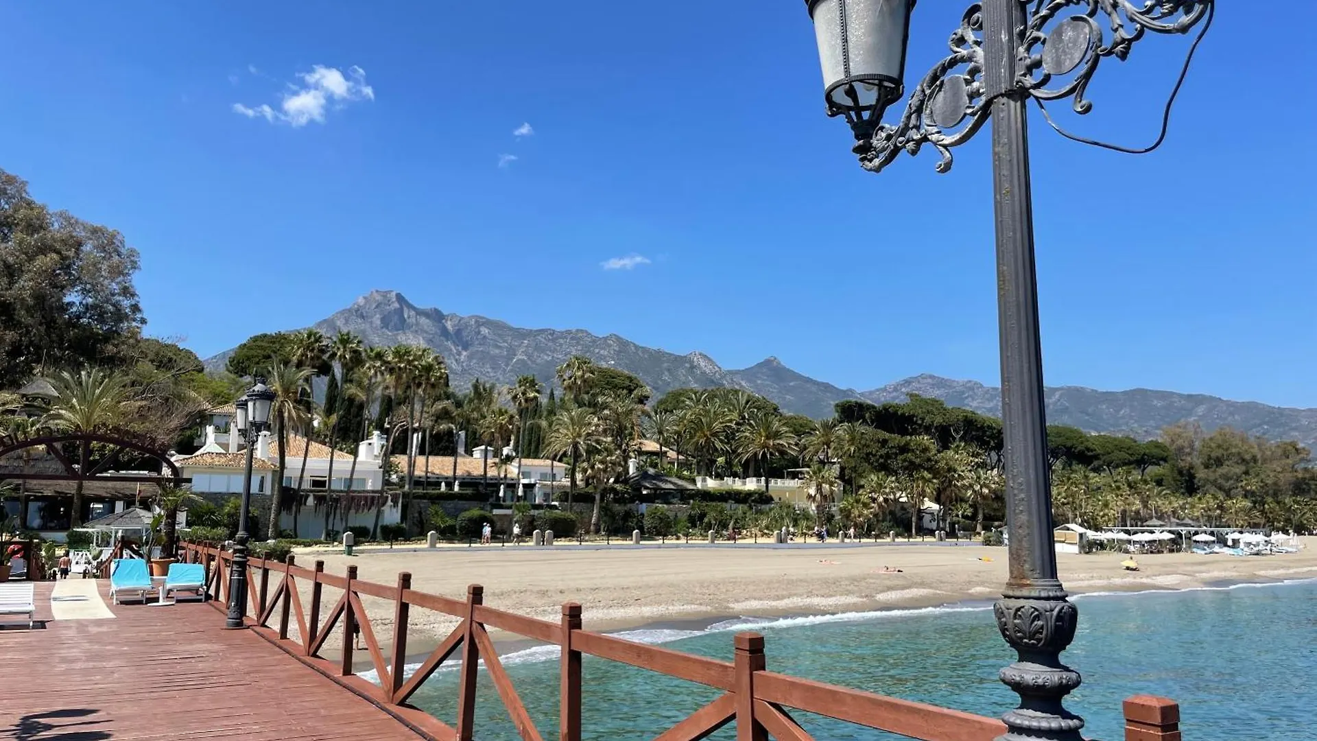 Beach Retreat 2 Bedroom Apartment Fuengirola