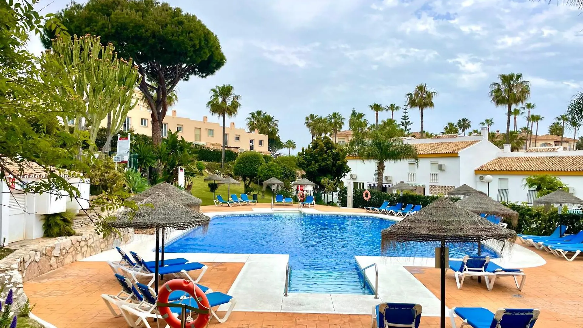Beach Retreat 2 Bedroom Apartment Fuengirola