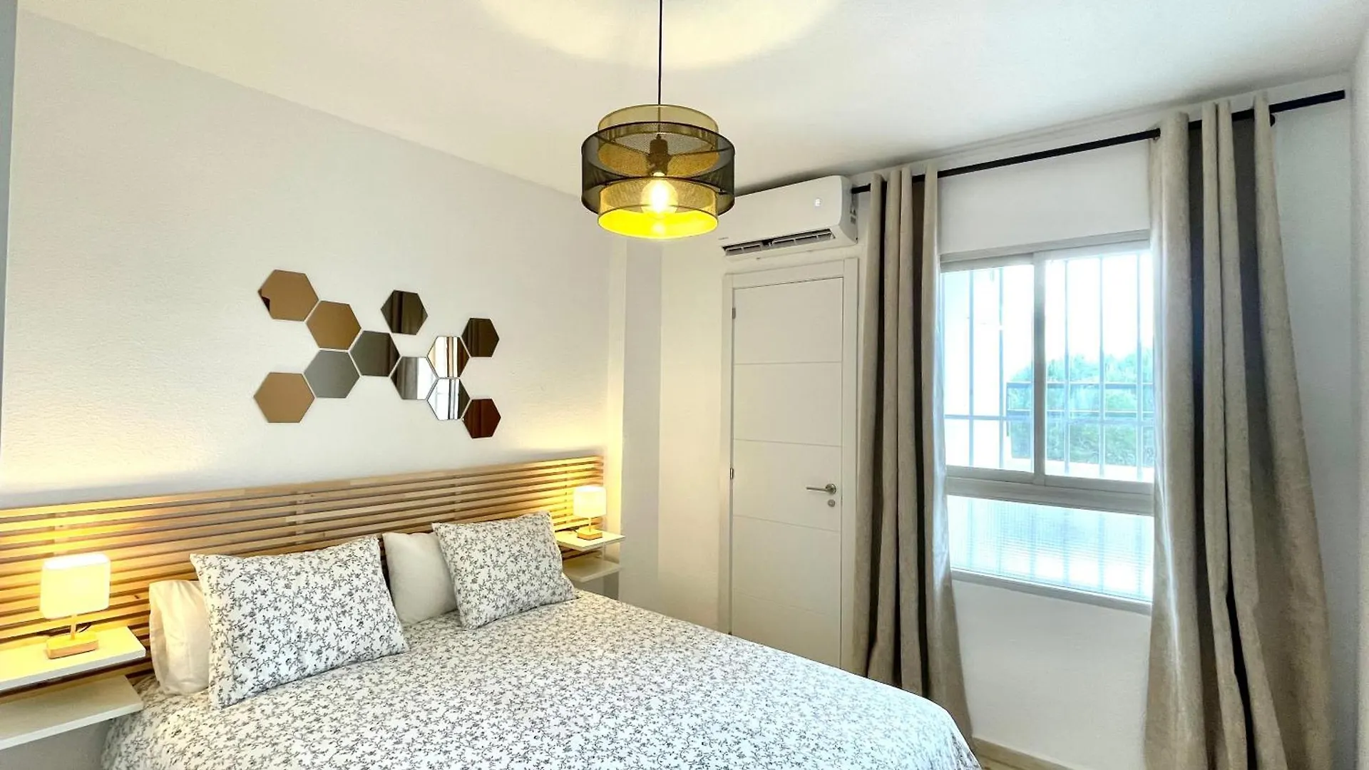Beach Retreat 2 Bedroom Apartment Fuengirola