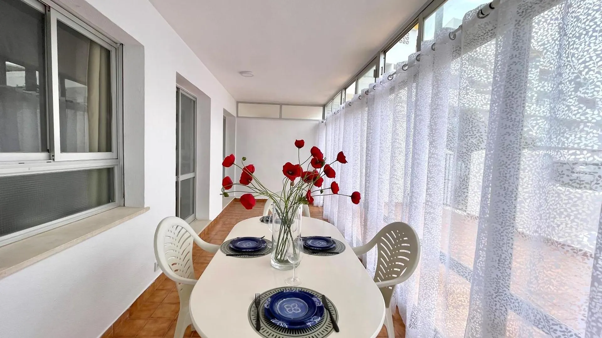 Beach Retreat 2 Bedroom Apartment Fuengirola
